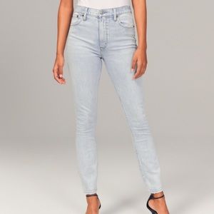 **FREE SHIPPING** Abercrombie The Skinny High Rise 6 **Free shipping**